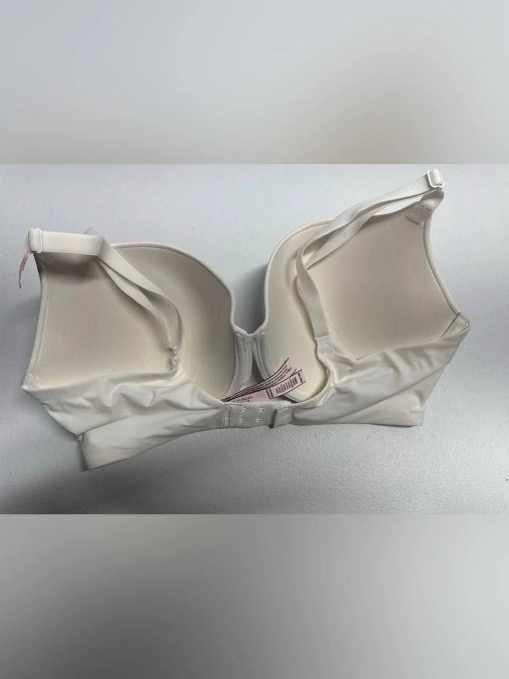 Victoria’s Secret White Under Wire Push Up 36DD Bra